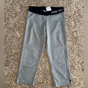 Nike Pro Gray cropped Leggings